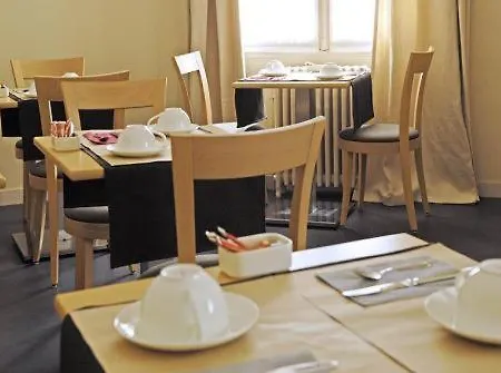 Hotel Ronsard 2*