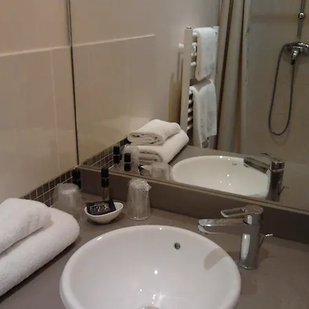Hotel Ronsard 2*