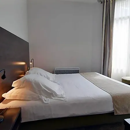 Ronsard Hotel