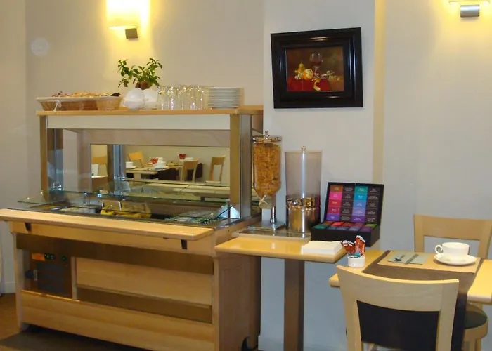 Отель Ronsard 2*